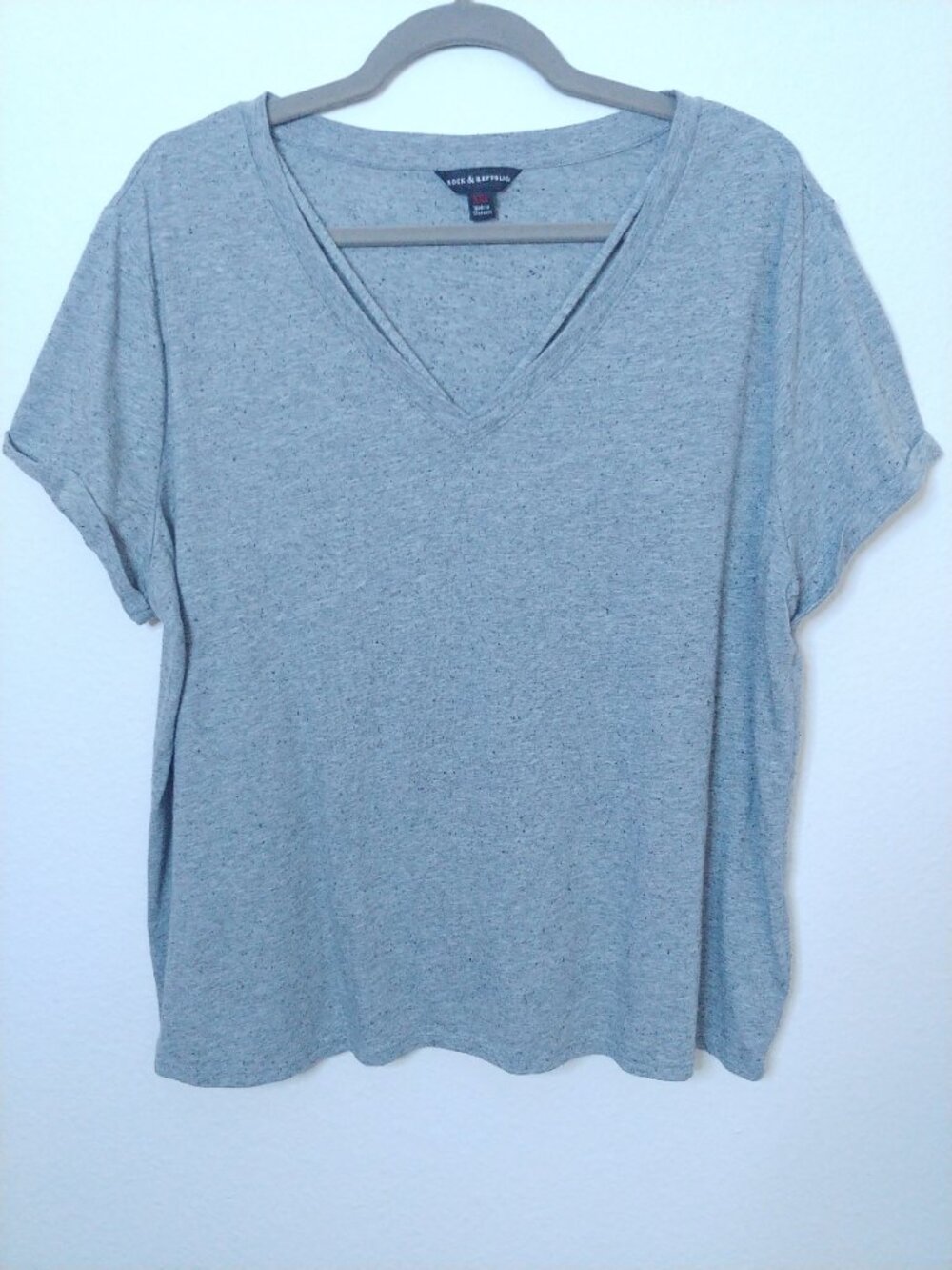 Rock & Republic Gray V-Neck T-Shirt